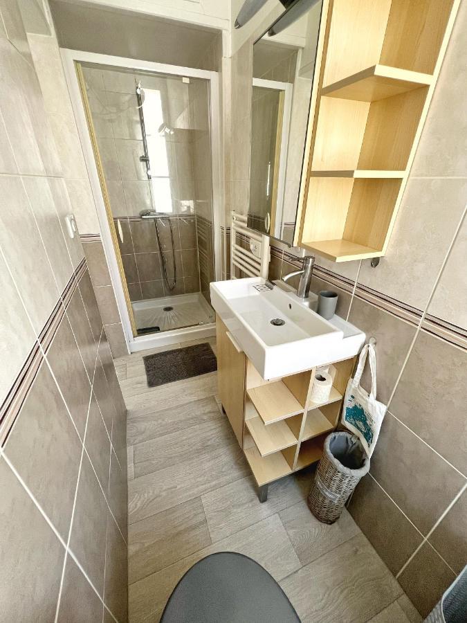 Les Pieds Dans L'Eau - Appartement Vue Mer Шатлайон-Плаж Экстерьер фото